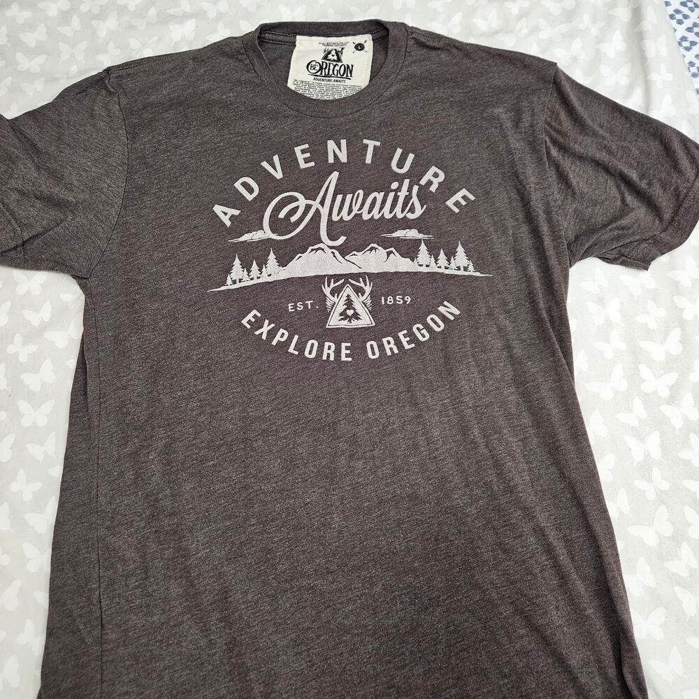 BeOregon Adventure Men's Slimfit TShirt L Brown Graphic Outdoor Gorpcore Hiking